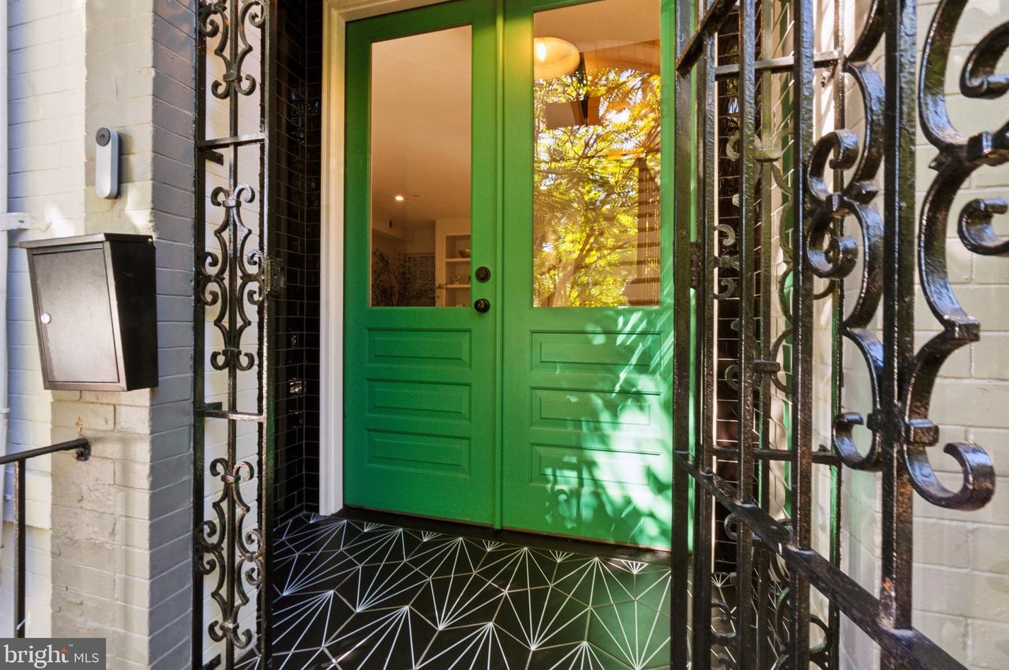 1334 Independence Ave, Washington, DC 20003-2365