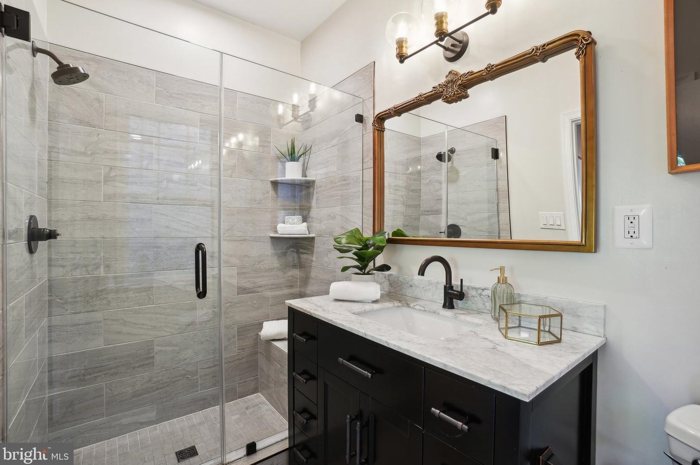 1334 Independence Ave, Washington DC 20003-2365 exterior