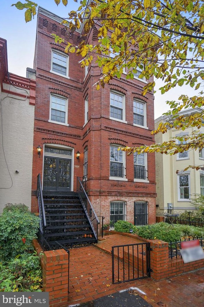 651 Constitution Ave, Washington, DC 20002-6035