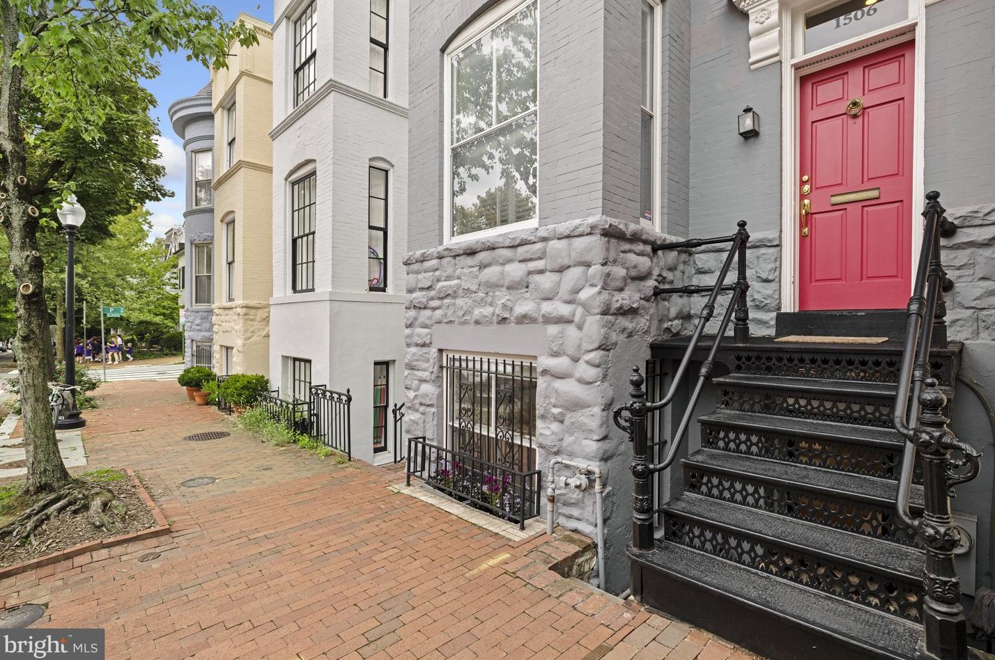 1506 33rd St, Washington, DC 20007-2722