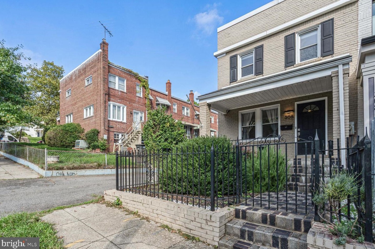 306 U St, Washington, DC 20002-1408