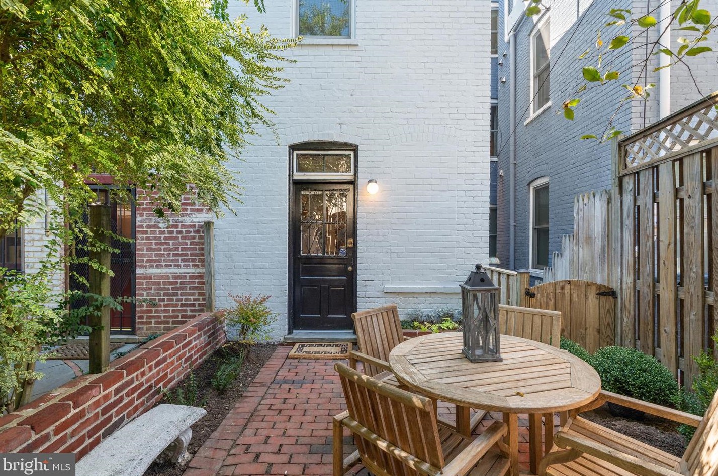 1973 Biltmore St, Washington DC 20009-1903 exterior