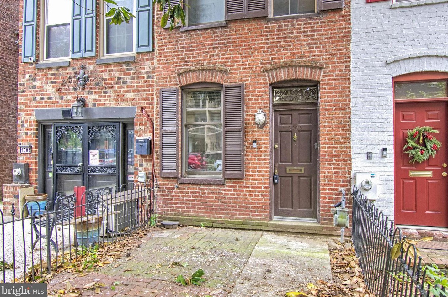 1004 23rd St, Washington, DC 20037-1421