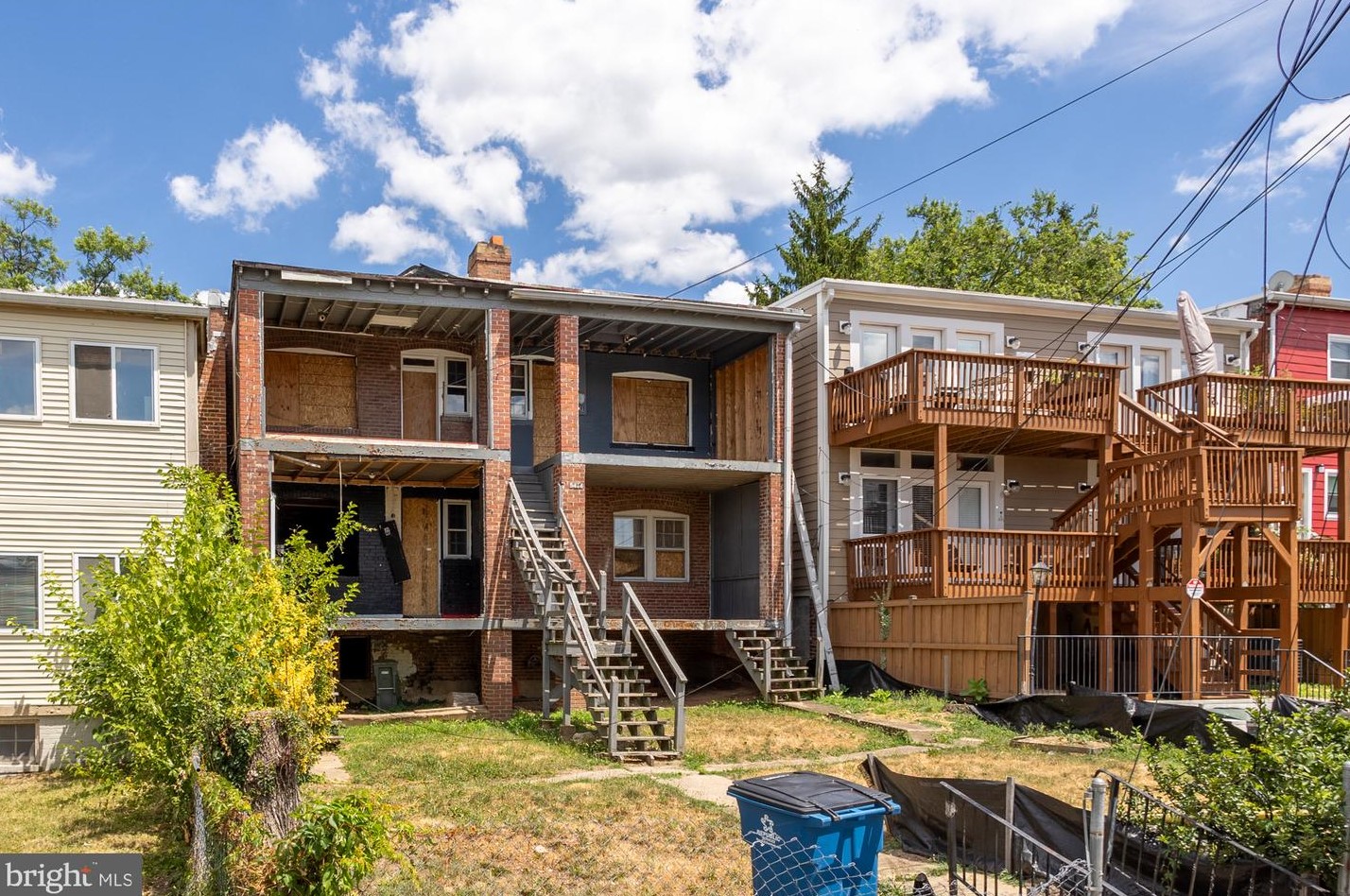 5414 3 St, Washington DC 20003-1933 exterior