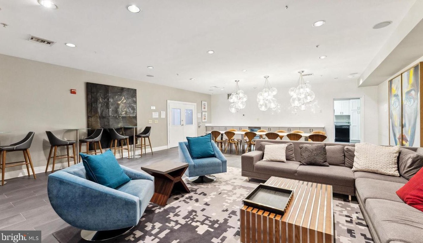 2004 11th St, Washington DC 20001-4014 exterior