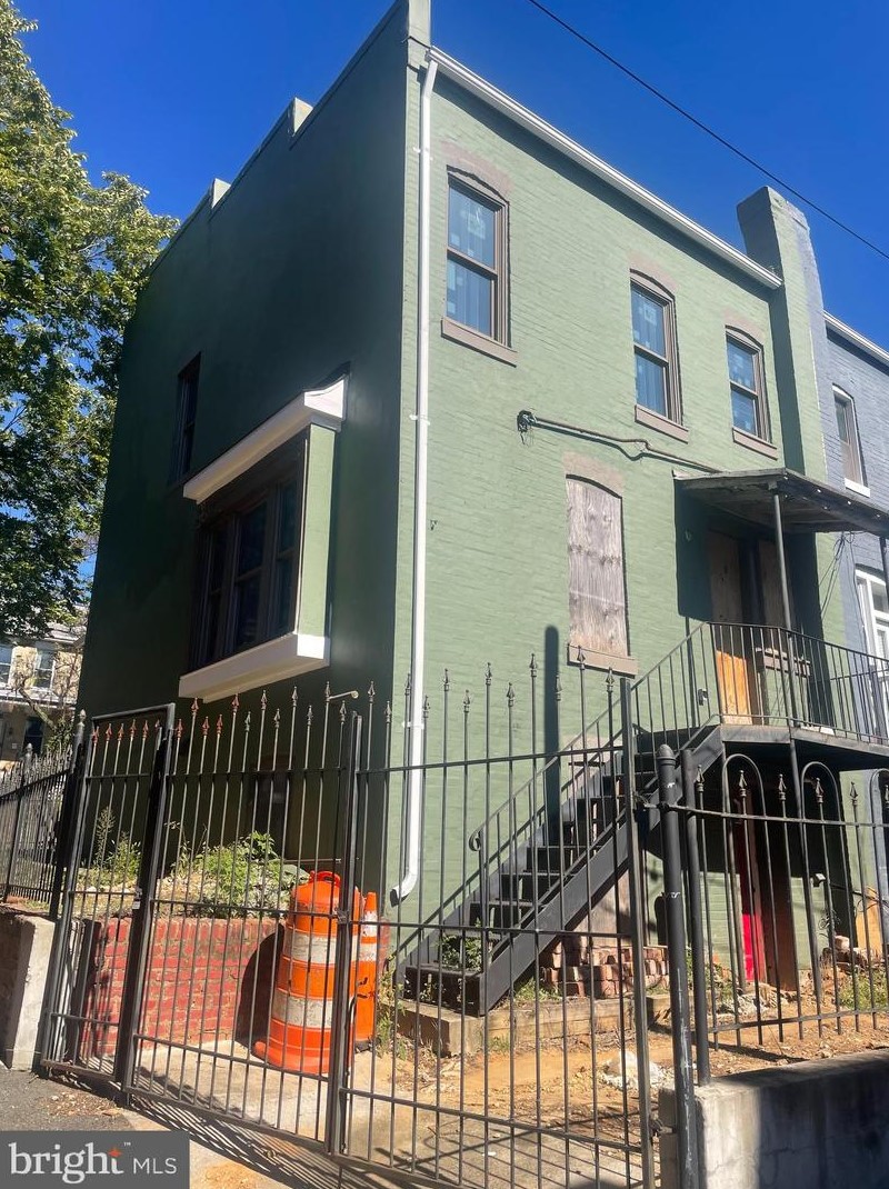 518 Columbia Rd, Washington DC 20001-2904 exterior