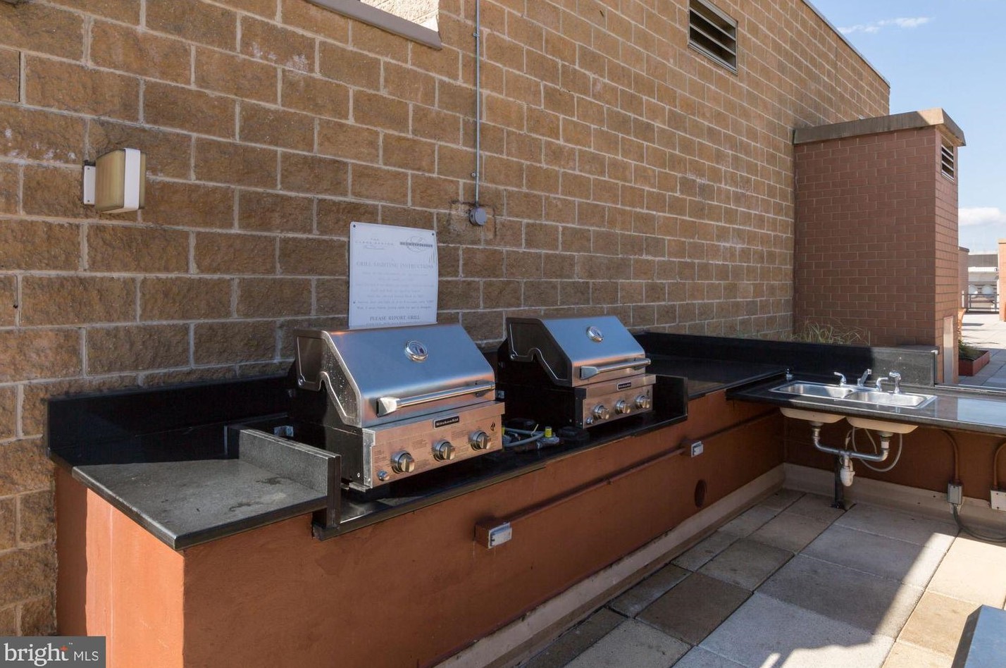 631 D St, Washington DC  20004-2902 exterior