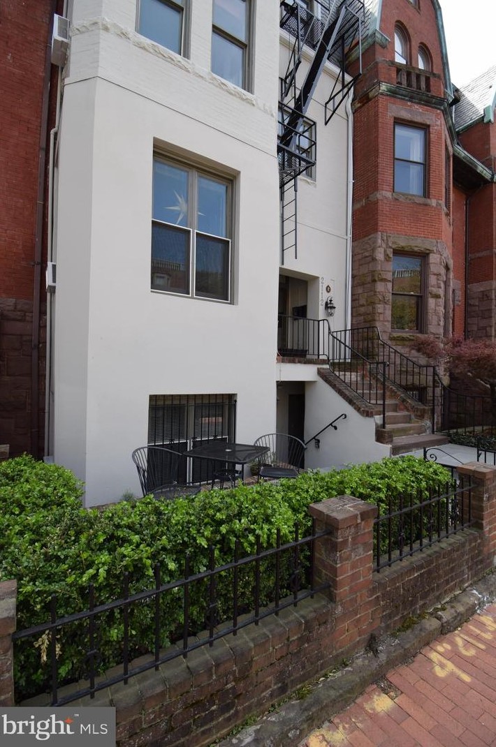 2112 O St, Washington DC 20037-1014 exterior
