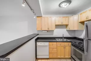 730 24th St NW, Washington, DC 20037 - Photo 8