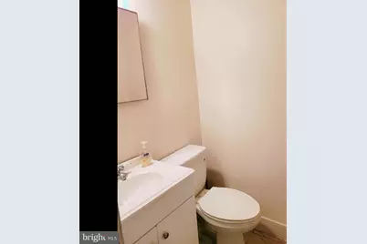 534 8th Street SE, Washington, DC 20003 - Photo 6