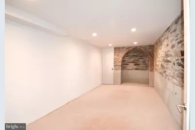 1072 Thomas Jefferson Street NW, Washington, DC 20007 - Photo 14