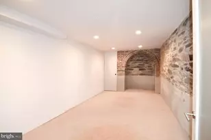 1072 Thomas Jefferson St NW, Washington, DC 20007 - Photo 14