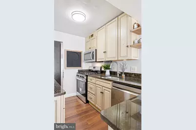 730 24th Street NW #321, Washington, DC 20037 - Photo 8
