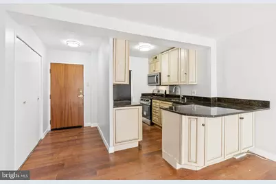 730 24th Street NW #321, Washington, DC 20037 - Photo 2