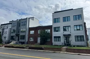 1013 17th St NE, Washington, DC 20002 - Photo 2