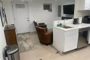 906 I St SE, Washington, DC 20003 - Photo 8