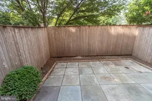 3299 Sutton Pl NW, Washington, DC 20016 - Photo 8