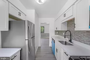 4717 1st St SW, Washington, DC 20032 - Photo 6