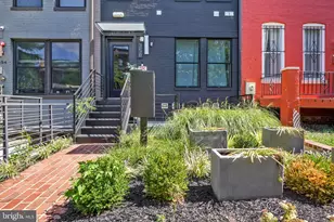 256 15th St SE, Washington, DC 20003 - Photo 1