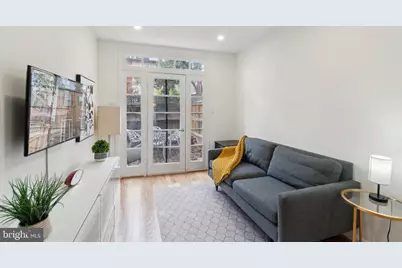 19 Snows Court NW, Washington, DC 20037 - Photo 2