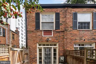 19 Snows Ct NW, Washington, DC 20037 - Photo 14