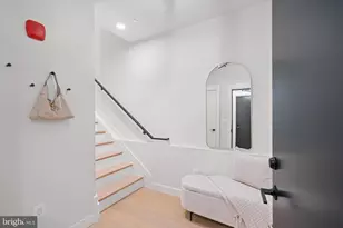 733 8th St SE, Washington, DC 20003 - Photo 2