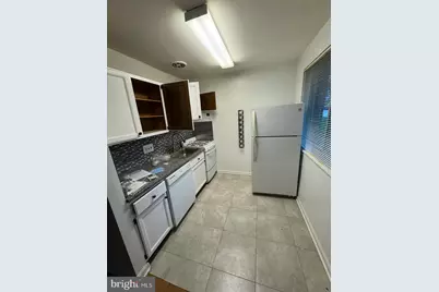 2710 Macomb Street NW #204, Washington, DC 20008 - Photo 4