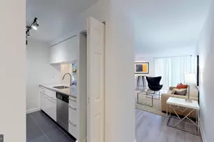 601 24th St NW, Washington, DC 20037 - Photo 6