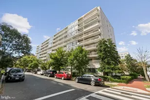 730 24th St NW, Washington, DC 20037 - Photo 2