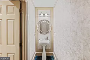 1201 New Jersey Ave NW, Washington, DC 20001 - Photo 18