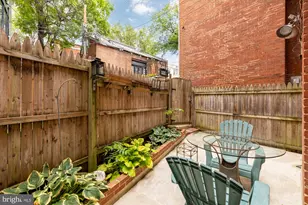 1735 Riggs Pl NW, Washington, DC 20009 - Photo 18