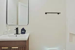 1404 Massachusetts Ave SE, Washington, DC 20003 - Photo 10