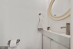 2000 E E Street NE, Washington, DC 20002 - Photo 14