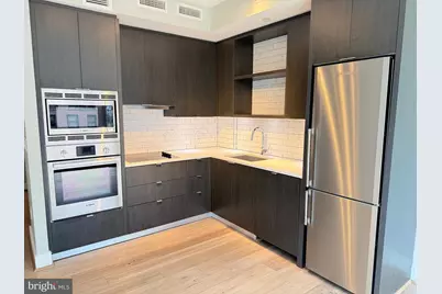 1300 4th Street SE #402, Washington, DC 20003 - Photo 4