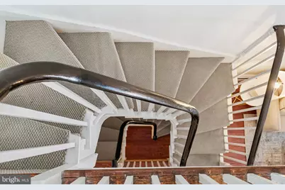 1239 30th Street NW, Washington, DC 20007 - Photo 10