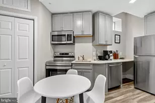 133 7th St SE, Washington, DC 20003 - Photo 6