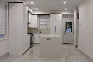 726 Roxboro Pl NW, Washington, DC 20011 - Photo 2