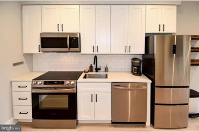 1016 17th Place NE #103, Washington, DC 20002 - Photo 4