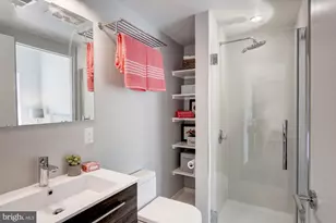 2422 17th St NW, Washington, DC 20009 - Photo 24