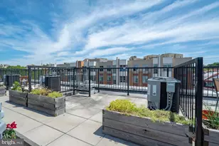 2422 17th St NW, Washington, DC 20009 - Photo 30