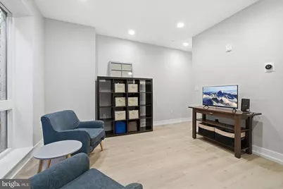 1016 17th Place NE #7, Washington, DC 20002 - Photo 6