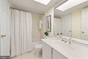 1325 18th St NW, Washington, DC 20036 - Photo 28