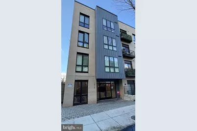 1016 17th Place NE #301, Washington, DC 20002 - Photo 2