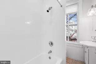 812 E St SE, Washington, DC 20003 - Photo 16