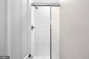 812 E St SE, Washington, DC 20003 - Photo 46