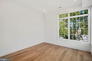 716 L St SE, Washington, DC 20003 - Photo 10