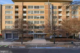 355 I Street SW, Washington, DC 20024 - Photo 2