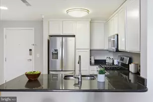 355 I Street SW, Washington, DC 20024 - Photo 6