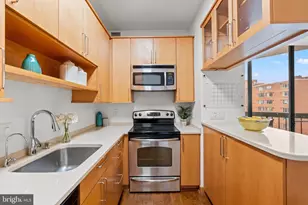 955 26th St NW, Washington, DC 20037 - Photo 8