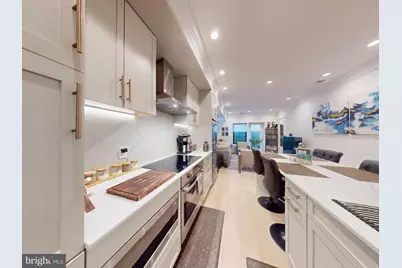 2642 39th Street NW #2, Washington, DC 20007 - Photo 2